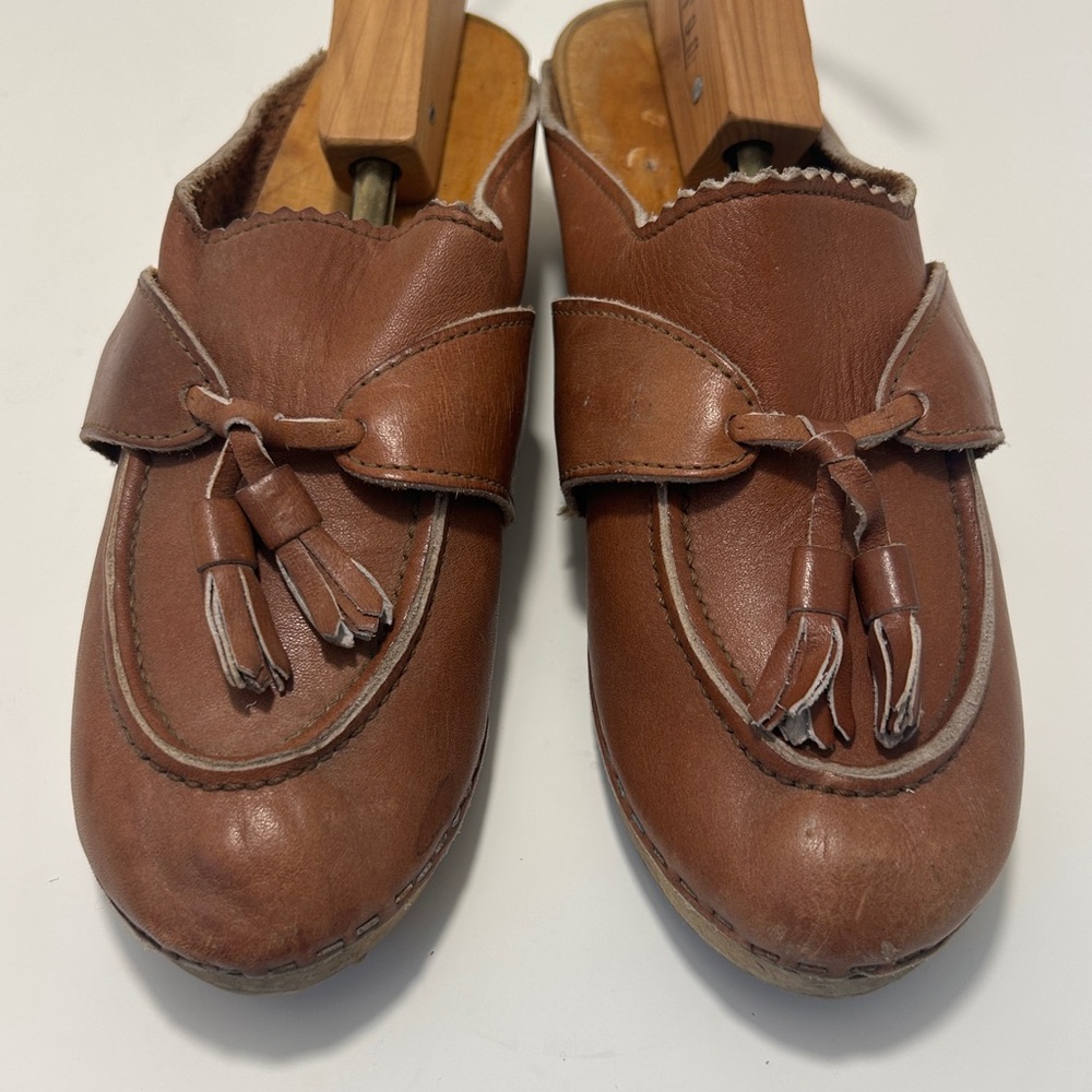 VTG Soft Leather Wood Sole Tassel Loafer Style Mule Clog 1970s Bohemian Sz 38